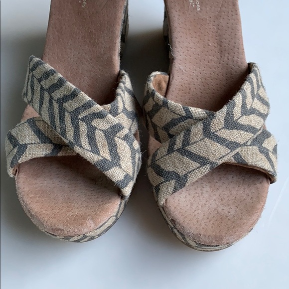 SOLD-TOMS Chevron Burlap Ankle Strap Wedge - Picture 6 of 7